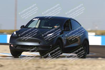 media/Nov-08-2025-Speed Ventures (Sat) [[1c7a6332f5]]/TC B/Session 3 (Turn 1)/